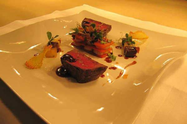 Rinderfilet, Jakobsmuschel, Kartoffelchip, Rosmarinjus